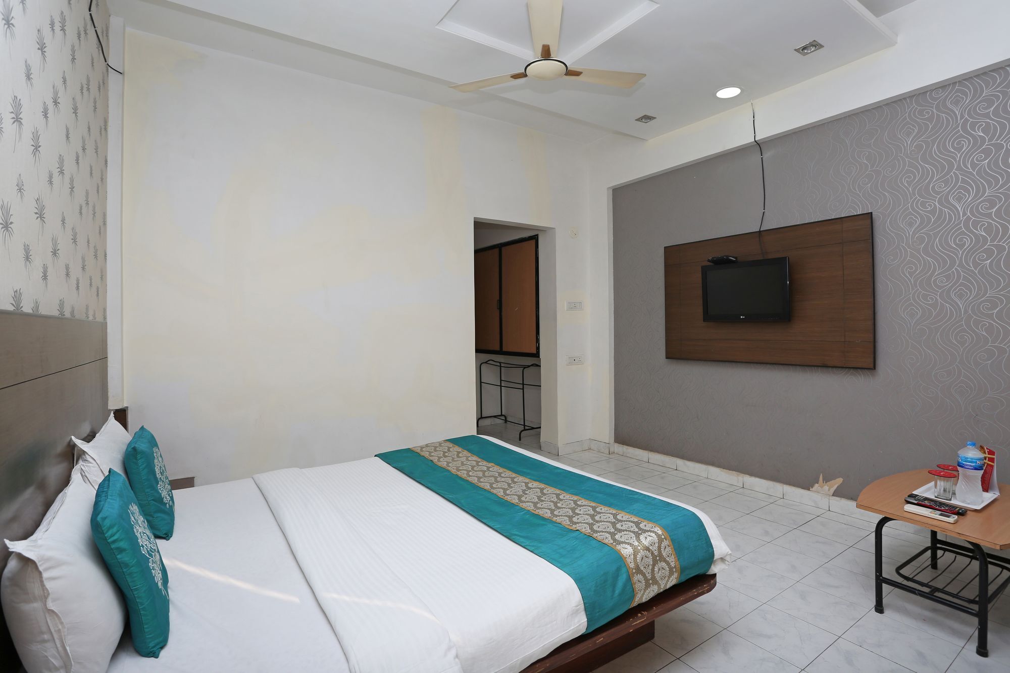 Saish Hotel Shirdi